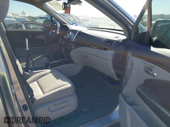 2017 Honda Pilot Touring with VIN 5FNYF5H93HB008088, listed as a IAAI auction lot 41699129 with 110,830 mi miles. Bid and sale history available at carsss.com. Image 5.