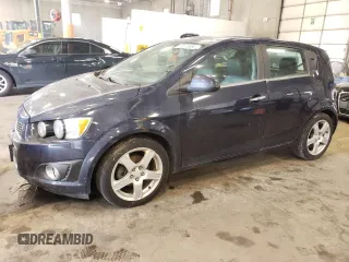 2016 Chevrolet Sonic LTZ z VIN 1G1JE6SB6G4113969, wystawiony jako Copart lot #67673834 z przebiegiem 57 549 mil mil oraz Nie do naprawy • Non repairable. Historia ofert i sprzedaży dostępna na DreamBid. Obrazek 1.