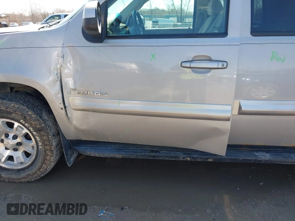2007 GMC Yukon SLE z VIN 1GKFK13057J197990, wystawiony jako IAAI lot #41963224 z przebiegiem 187 060 mil mil oraz . Historia ofert i sprzedaży dostępna na DreamBid. Obrazek 6.