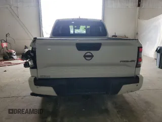 2022 Nissan Frontier Pro-4X z VIN 1N6ED1EK9NN692552, wystawiony jako Copart lot #55795375 z przebiegiem 29 171 mil mil oraz Szkoda całkowita • Salvage title. Historia ofert i sprzedaży dostępna na DreamBid. Obrazek 6.