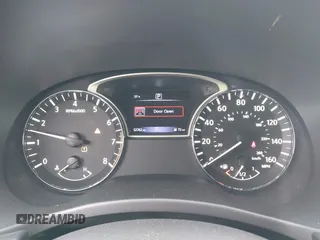 2018 Nissan Pathfinder S z VIN 5N1DR2MN2JC621860, wystawiony jako IAAI lot #42192719 z przebiegiem 52 762 mil mil oraz . Historia ofert i sprzedaży dostępna na DreamBid. Obrazek 7.