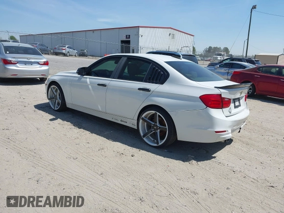 2014 BMW 3 Series 328i z VIN WBA3A5G52ENP33067, wystawiony jako IAAI lot #41907600 z przebiegiem 125 073 mil mil oraz . Historia ofert i sprzedaży dostępna na DreamBid. Obrazek 3.