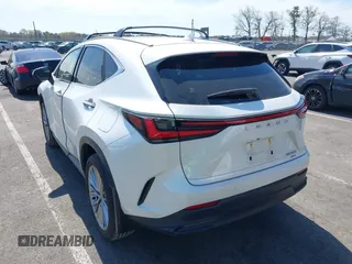 2024 Lexus NX 350 Luxury z VIN JTJHGCEZ9R2011147, wystawiony jako IAAI lot #42075605 z przebiegiem 30 153 mil mil oraz . Historia ofert i sprzedaży dostępna na DreamBid. Obrazek 3.