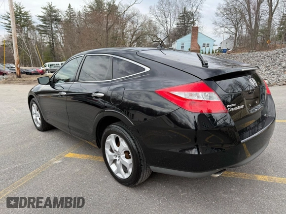 2010 Honda Crosstour EX-L z VIN 5J6TF2H56AL005365, wystawiony jako Copart lot #53543575 z przebiegiem 199 821 mil mil oraz Czysty tytuł • Clean title. Historia ofert i sprzedaży dostępna na DreamBid. Obrazek 3.