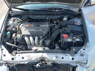 2003 Honda Accord LX with VIN 1HGCM563X3A098325, listed as a IAAI auction lot 42746146 with 204,146 mi miles and . Bid and sale history available at DreamBid. Image 10.