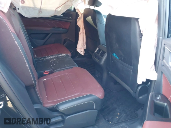 2021 Volkswagen Atlas SEL Premium R-Line z VIN 1V2FE2CA1MC213201, wystawiony jako IAAI lot #41316986 z przebiegiem 36 600 mil mil oraz . Historia ofert i sprzedaży dostępna na DreamBid. Obrazek 8.