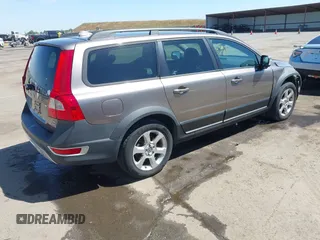 2008 Volvo XC70 with VIN YV4BZ982681037503, listed as a IAAI auction lot 42170388 with 192,516 mi miles and . Bid and sale history available at DreamBid. Image 4.
