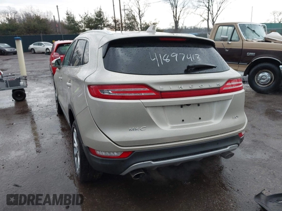 2017 Lincoln MKC Select z VIN 5LMCJ2C99HUL63006, wystawiony jako IAAI lot #41897413 z przebiegiem 76 202 mil mil oraz . Historia ofert i sprzedaży dostępna na DreamBid. Obrazek 3.