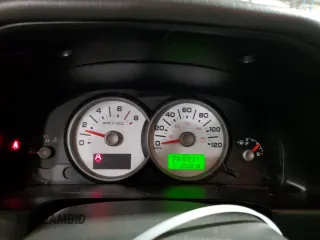2005 Ford Escape XLT with VIN 1FMYU93145DA17072, listed as a Copart auction lot 47101705 with 202,218 mi miles and Salvage Title. Bid and sale history available at carsss.com. Image 9.