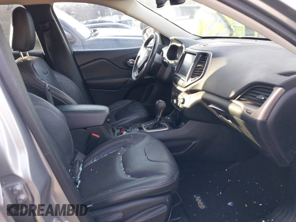 2015 Jeep Cherokee Latitude with VIN 1C4PJMCS8FW570785, listed as a IAAI auction lot 41398481 with 150,400 mi miles and . Bid and sale history available at DreamBid. Image 5.