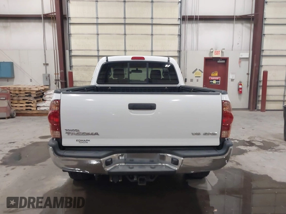 2008 Toyota Tacoma with VIN 5TEUU42N58Z580315, listed as a IAAI auction lot 41059647 with 109,478 mi miles and . Bid and sale history available at carsss.com. Image 16.