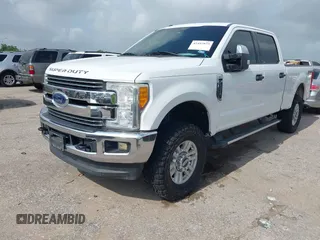 2017 Ford F-250 Lariat z VIN 1FT7W2B68HEC85264, wystawiony jako IAAI lot #42493873 z przebiegiem 185 868 mil mil oraz . Historia ofert i sprzedaży dostępna na DreamBid. Obrazek 2.