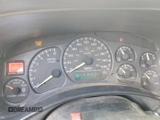 2001 GMC Sierra 1500HD SLE z VIN 1GTGC13U21F133769, wystawiony jako Copart lot #49665385 z przebiegiem 259 521 mil mil oraz Czysty tytuł • Clean title. Historia ofert i sprzedaży dostępna na DreamBid. Obrazek 9.