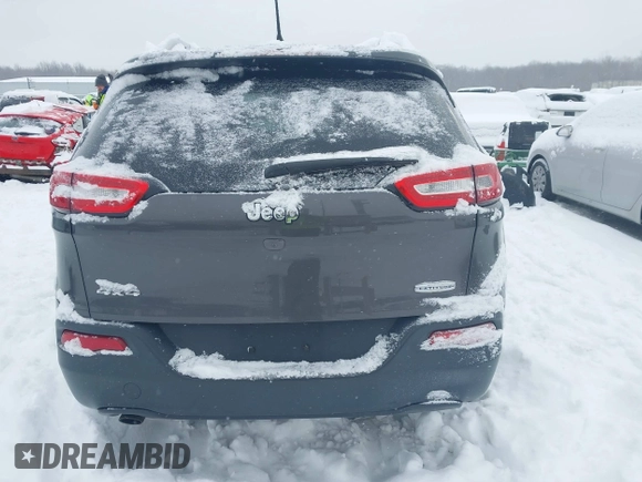 2018 Jeep Cherokee Latitude Plus z VIN 1C4PJMLB1JD530195, wystawiony jako IAAI lot #41629474 z przebiegiem 202 827 mil mil oraz . Historia ofert i sprzedaży dostępna na DreamBid. Obrazek 17.