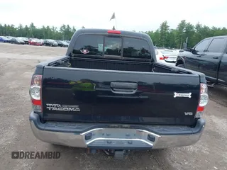 2015 Toyota Tacoma с VIN 3TMLU4EN2FM202275, выставлен на аукционе IAAI как лот 42523799 с пробегом 76 170 миль миль и . История ставок и продаж доступна на DreamBid. Изображение 16.