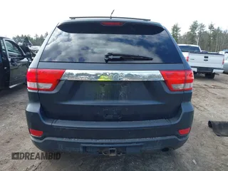 2011 Jeep Grand Cherokee Laredo with VIN 1J4RR4GG5BC670369, listed as a IAAI auction lot 41892892 with 164,807 mi miles and . Bid and sale history available at DreamBid. Image 16.