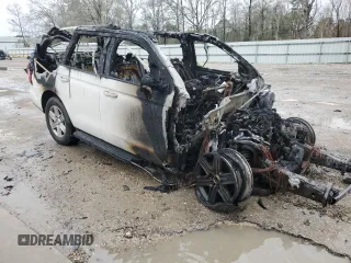 2018 Ford Expedition XLT with VIN 1FMJU1HT4JEA51840, listed as a Copart auction lot 45988295 with 0 mi miles and Salvage Title. Bid and sale history available at carsss.com. Image 4.