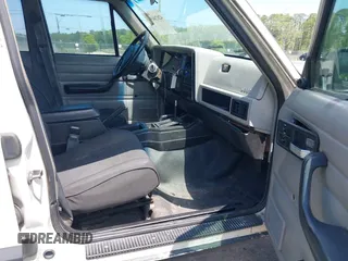 1996 Jeep Cherokee Country with VIN 1J4FJ78SXTL189940, listed as a IAAI auction lot 42020459 with 181,035 mi miles. Bid and sale history available at carsss.com. Image 5.