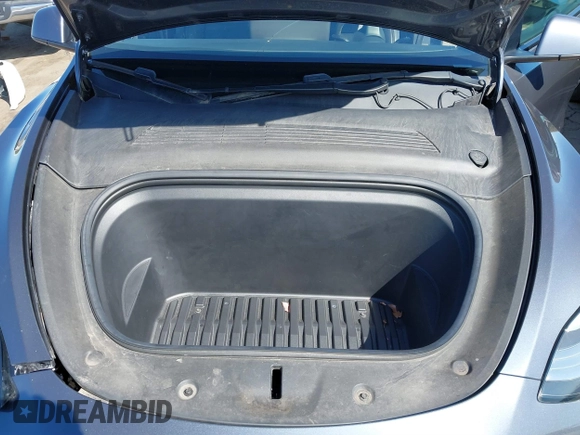2020 Tesla Model Y Long Range with VIN 5YJYGDEF8LF000658, listed as a IAAI auction lot 41669246 with 44,281 mi miles and . Bid and sale history available at DreamBid. Image 10.