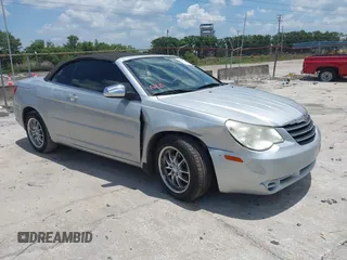 2008 Chrysler Sebring LX z VIN 1C3LC45K48N674192, wystawiony jako IAAI lot #42330236 z przebiegiem 79 506 mil mil oraz . Historia ofert i sprzedaży dostępna na DreamBid. Obrazek 1.