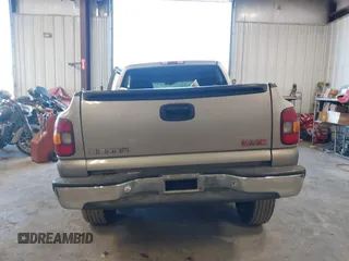 2000 GMC New Sierra 1500 SLE with VIN 1GTEK14T6YZ342215, listed as a IAAI auction lot 42023647 with 142,649 mi miles. Bid and sale history available at carsss.com. Image 17.