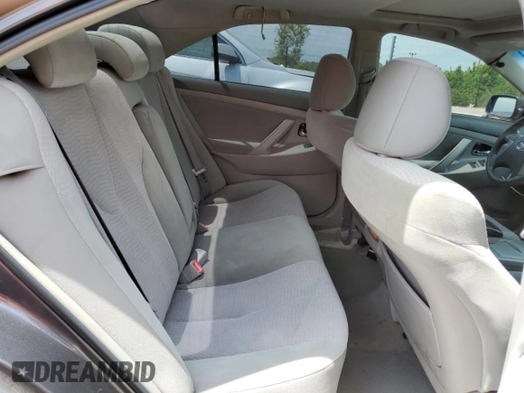2011 Toyota Camry LE z VIN 4T4BF3EK9BR180367, wystawiony jako Copart lot #57410615 z przebiegiem 226 183 mil mil oraz Szkoda całkowita • Salvage title. Historia ofert i sprzedaży dostępna na DreamBid. Obrazek 10.