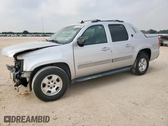 2013 Chevrolet Avalanche LT with VIN 3GNMCFE0XDG150663, listed as a Copart auction lot 57417395 with 141,470 mi miles and Salvage title. Bid and sale history available at DreamBid. Image 1.