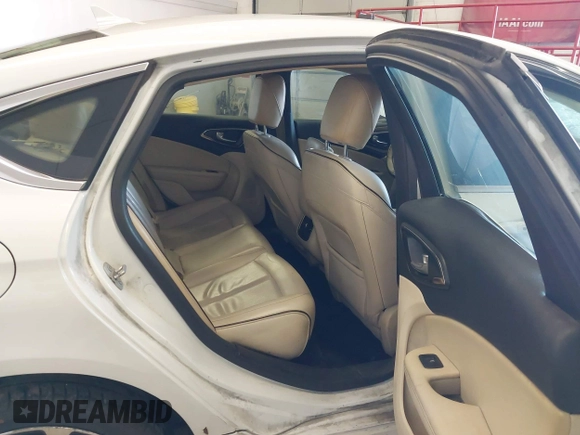 2015 Chrysler 200 C z VIN 1C3CCCEG9FN573670, wystawiony jako IAAI lot #41918086 z przebiegiem 260 656 mil mil oraz . Historia ofert i sprzedaży dostępna na DreamBid. Obrazek 8.