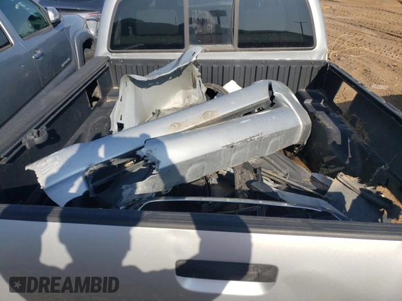 2006 Toyota Tacoma PreRunner z VIN 5TEJU62N56Z167225, wystawiony jako Copart lot #51672135 z przebiegiem 147 163 mil mil oraz Szkoda całkowita • Salvage title. Historia ofert i sprzedaży dostępna na DreamBid. Obrazek 12.
