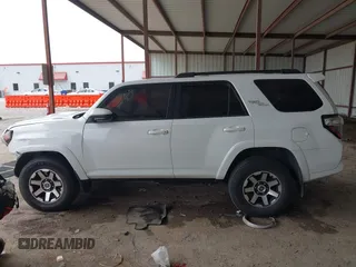 2019 Toyota 4Runner SR5 с VIN JTEBU5JR1K5712476, выставлен на аукционе IAAI как лот 41910180 с пробегом 115 738 миль миль и . История ставок и продаж доступна на DreamBid. Изображение 14.