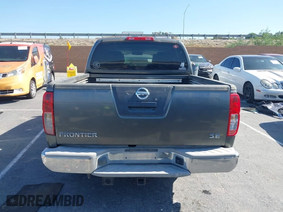 2006 Nissan Frontier SE z VIN 1N6AD07U16C452948, wystawiony jako IAAI lot #42376966 z przebiegiem 228 540 mil mil oraz . Historia ofert i sprzedaży dostępna na DreamBid. Obrazek 16.