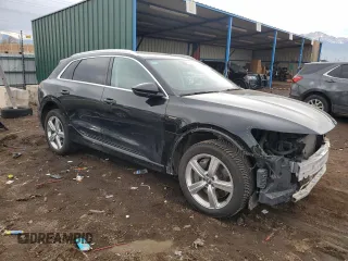 2019 Audi e-tron Premium Plus с VIN WA1LAAGE0KB021160, выставлен на аукционе Copart как лот 43576875 с пробегом 38 112 миль миль и Списание • Salvage title. История ставок и продаж доступна на DreamBid. Изображение 4.