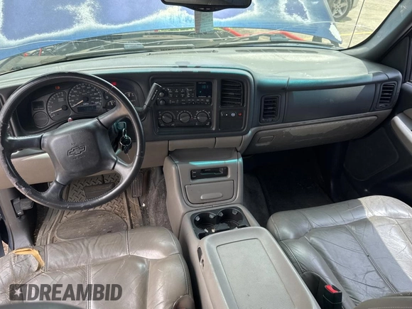2002 Chevrolet Tahoe LS z VIN 1GNEC13Z92R180341, wystawiony jako Copart lot #59126715 z przebiegiem Nie podano mil oraz Czysty tytuł • Clean title. Historia ofert i sprzedaży dostępna na DreamBid. Obrazek 9.
