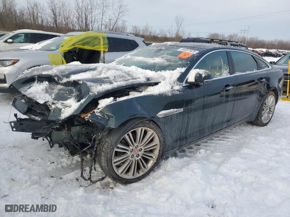 2016 Jaguar XJ with VIN SAJWJ2GD3G8V96262, listed as a Copart auction lot 44057625 with 44,789 mi miles and Non Repairable. Bid and sale history available at carsss.com. Image 1.