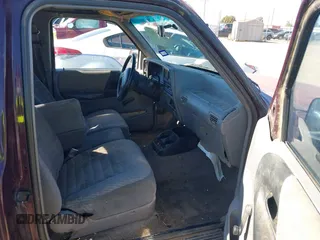 1993 Ford Ranger STX z VIN 1FTCR14X3PPA17425, wystawiony jako IAAI lot #41471563 z przebiegiem 83 170 mil mil oraz . Historia ofert i sprzedaży dostępna na DreamBid. Obrazek 5.