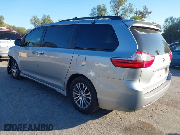 2020 Toyota Sienna XLE Auto Access Seat with VIN 5TDYZ3DC0LS049229, listed as a IAAI auction lot 41635807 with 102,674 mi miles. Bid and sale history available at carsss.com. Image 3.