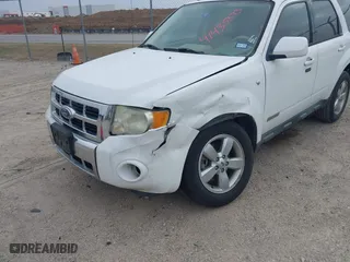 2008 Ford Escape Limited with VIN 1FMCU04168KE51420, listed as a IAAI auction lot 41435393 with 123,005 mi miles. Bid and sale history available at carsss.com. Image 6.