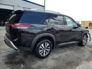 2025 Nissan Pathfinder SL z VIN 5N1DR3CA5SC229171, wystawiony jako Copart lot #58738255 z przebiegiem 3551 mil mil oraz Tytuł czysty. Historia ofert i sprzedaży dostępna na DreamBid. Obrazek 3.