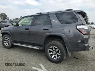 2018 Toyota 4Runner SR5 with VIN JTEBU5JRXJ5539376, listed as a Copart auction lot 49808395 with 76,373 mi miles and Salvage Title. Bid and sale history available at DreamBid. Image 2.