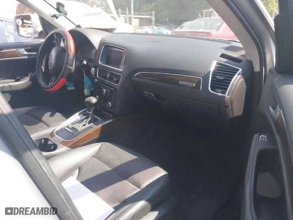 2013 Audi Q5 Premium with VIN WA1CFAFP0DA094672, listed as a IAAI auction lot 39599881 with 94,660 mi miles. Bid and sale history available at carsss.com. Image 5.