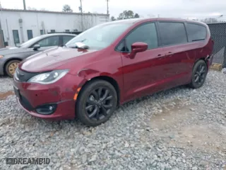 2020 Chrysler Pacifica Touring with VIN 2C4RC1FGXLR100447, listed as a IAAI auction lot 41514925 with 46,001 mi miles. Bid and sale history available at carsss.com. Image 19.
