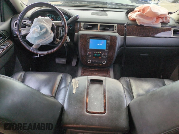 2011 GMC Yukon XL Denali z VIN 1GKS2MEF7BR367696, wystawiony jako Copart lot #51242205 z przebiegiem 172 519 mil mil oraz Szkody całkowita. Historia ofert i sprzedaży dostępna na DreamBid. Obrazek 8.