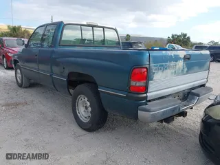 1996 Dodge Ram 1500 with VIN 3B7HC13Z3TG143986, listed as a IAAI auction lot 40826804 with 31,859 mi miles. Bid and sale history available at carsss.com. Image 3.