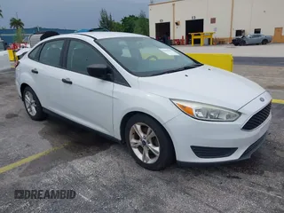 2017 Ford Focus S z VIN 1FADP3E23HL221360, wystawiony jako IAAI lot #42430235 z przebiegiem 66 159 mil mil oraz . Historia ofert i sprzedaży dostępna na DreamBid. Obrazek 1.