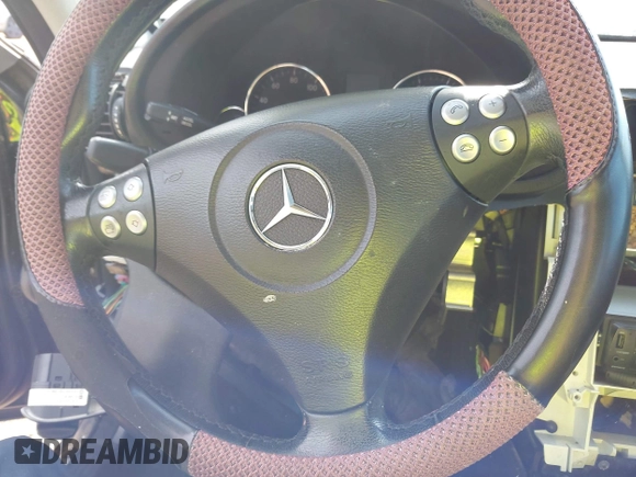 2005 Mercedes-Benz C 230 Kompressor z VIN WDBRF40J25F672960, wystawiony jako IAAI lot #42400873 z przebiegiem Nie podano mil oraz . Historia ofert i sprzedaży dostępna na DreamBid. Obrazek 7.