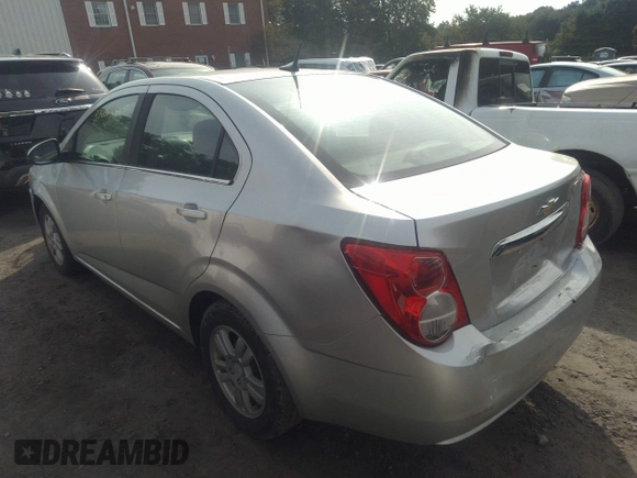 2014 Chevrolet Sonic LT z VIN 1G1JC5SH3E4178750, wystawiony jako IAAI lot #37660997 z przebiegiem 187 073 mil mil oraz . Historia ofert i sprzedaży dostępna na DreamBid. Obrazek 3.
