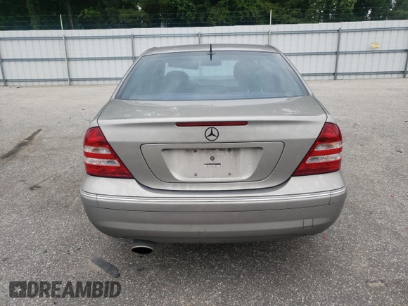 2006 Mercedes-Benz C 230 Sport z VIN WDBRF52H56A885769, wystawiony jako Copart lot #60147295 z przebiegiem 170 685 mil mil oraz Szkoda całkowita • Salvage title. Historia ofert i sprzedaży dostępna na DreamBid. Obrazek 6.
