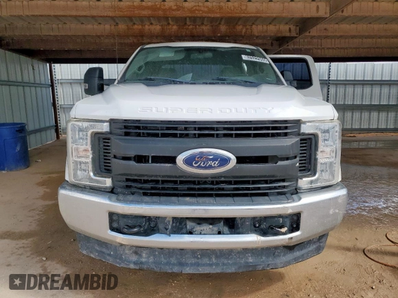 2019 Ford F-250 XL with VIN 1FT7W2B63KEE63945, listed as a Copart auction lot 62522555 with 200,096 mi miles and Clean title. Bid and sale history available at DreamBid. Image 5.