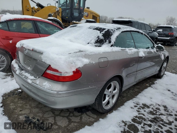 2005 Mercedes-Benz CLK 320 with VIN WDBTK65G35T043686, listed as a Copart auction lot 82688994 with 154,120 mi miles and Clean Title. Bid and sale history available at DreamBid. Image 3.