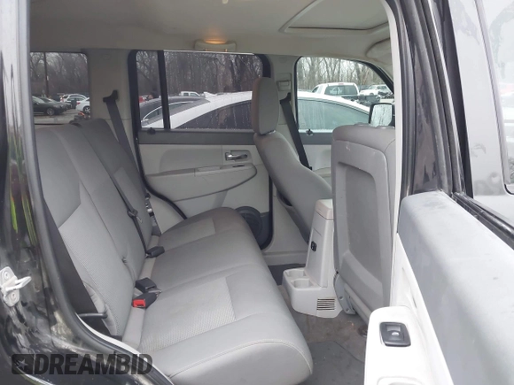 2008 Jeep Liberty Sport z VIN 1J8GN28KX8W187590, wystawiony jako IAAI lot #41440916 z przebiegiem 168 798 mil mil oraz . Historia ofert i sprzedaży dostępna na DreamBid. Obrazek 8.